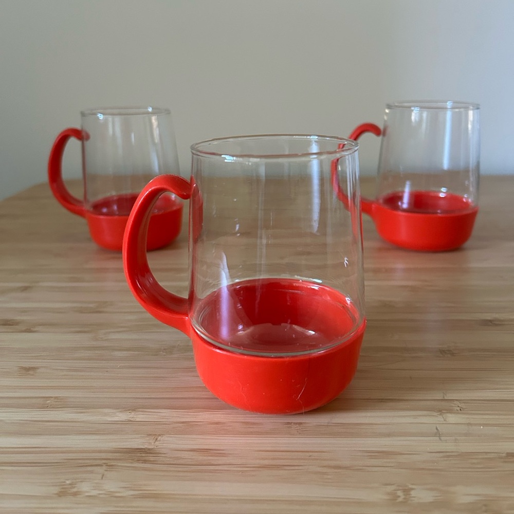 Vintage Pyrex Ware Glass Cups with Red Plastic Case with Handle